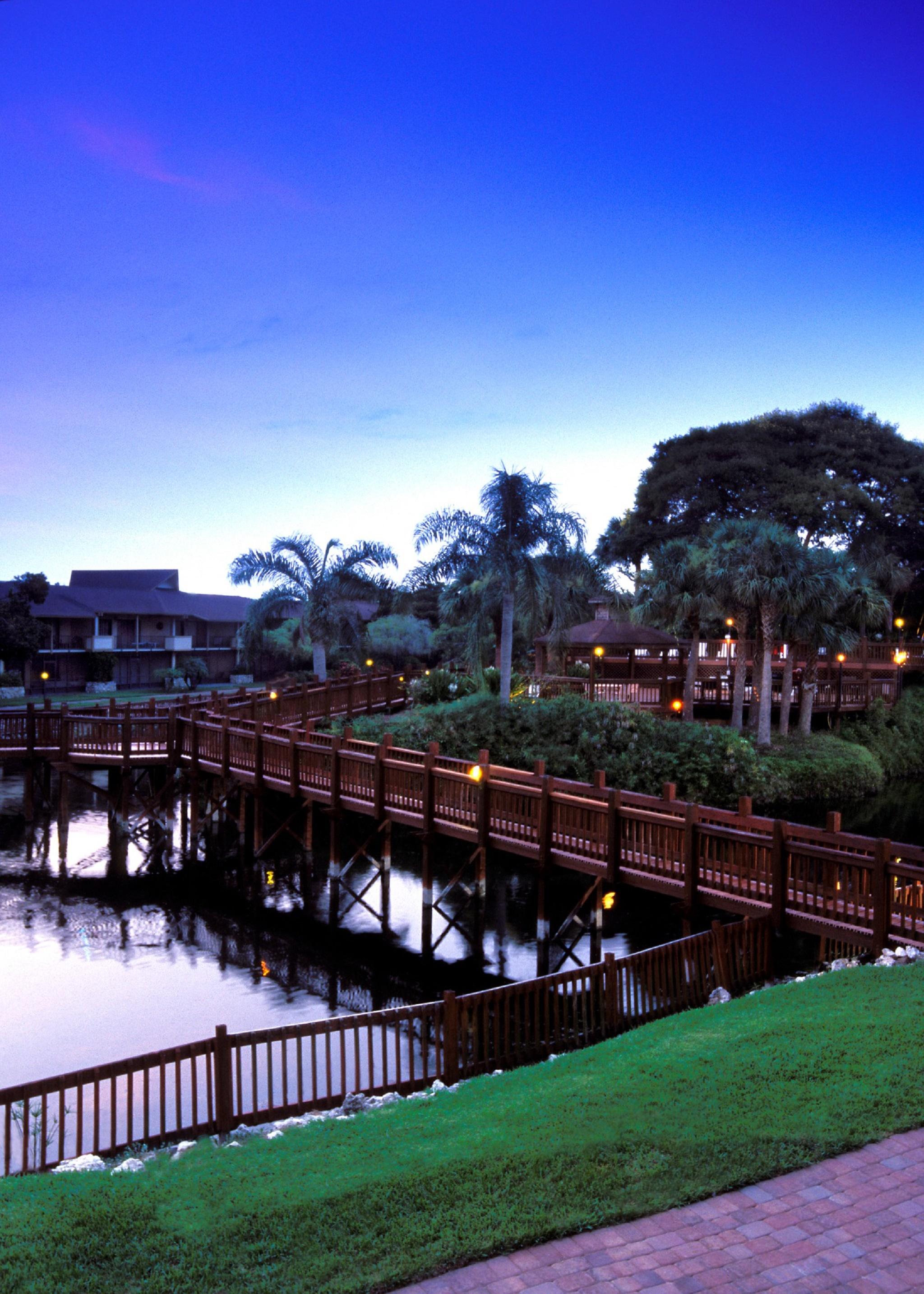 Park Shore Resort By Mike Z Rentals (Adults Only) North North Naples Exterior foto